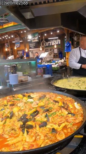 Huge and Yummy Seafood Paella. London Street Food