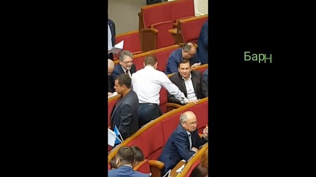 Украинский депутат Барна посылает журналиста)))
