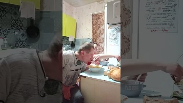 марина краюшкина и вова - мукбанг суп и холодец