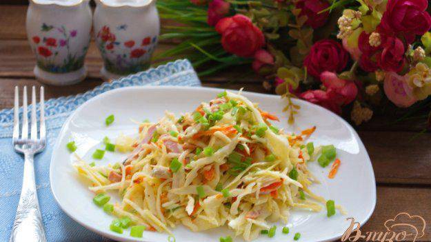 Капустный салат с ветчиной и грибами