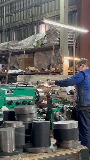 🔧 Наш цех — залог качества и точности на каждом этапе! 🔧