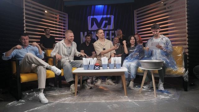 Доска объявлений 3 / Дуэли / Собутыльница на час VS Кровавый паспорт