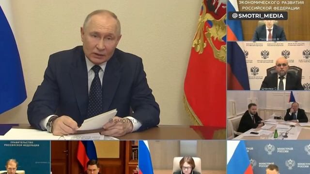 ❕Владимир Путин поручил уже в январе проиндексировать страховые пенсии в РФ на 9,5%, доплата произой