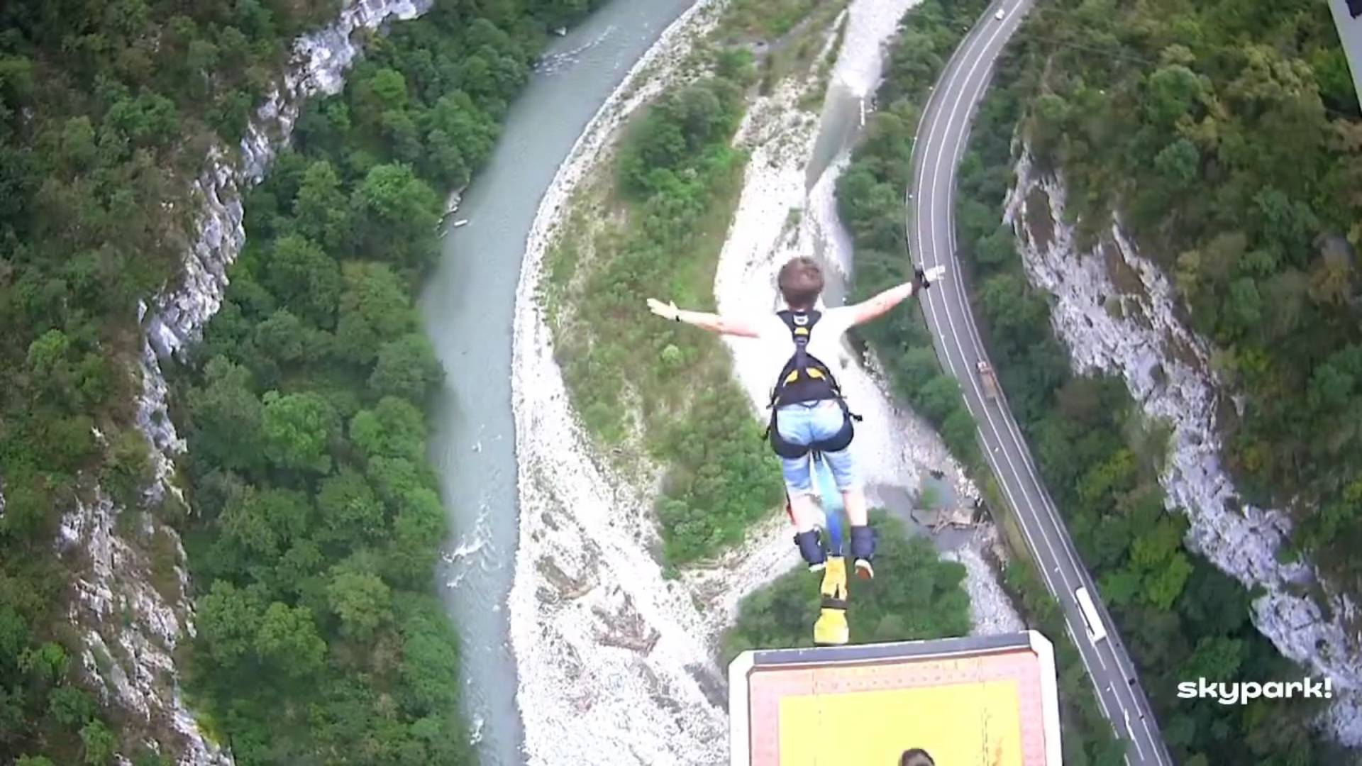 Skypark прыжок с Bungy 207