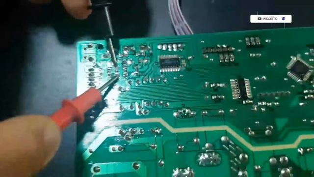 EXAMINANDO UM RESISTOR SMD NO CIRCUITO