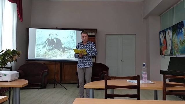 Сергей Капцев читает своё стихотворение Пепел жизни не Презентации журнала ЛиФФт г.Екатеринбург