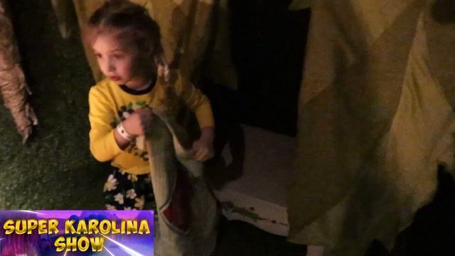 Детское видео. Каролина посетила детские игровые залы и площадки в центре волшебная миля