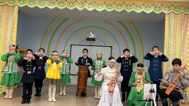 “Үрүйэчээн” фольклорнай бөлөх Амма улууһа, Өнньүөс