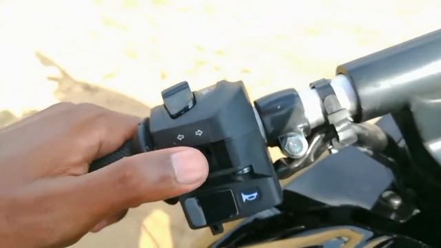 Bajaj Pulsar 220F 2017 BS 4, laser black walk-around, exhaust note.