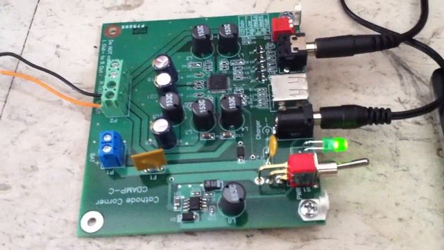 El wire powered from 15 watt amplifier playing techno