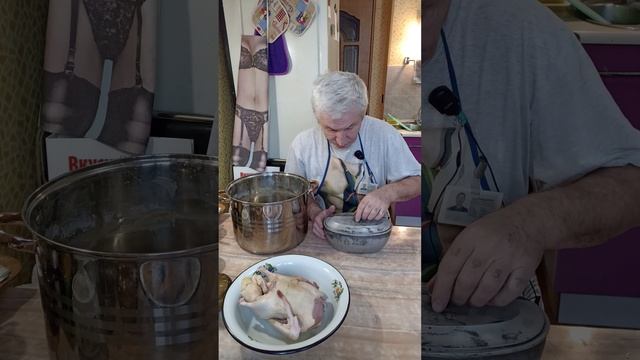 Очищаем жаровню кислородным очистителем....
