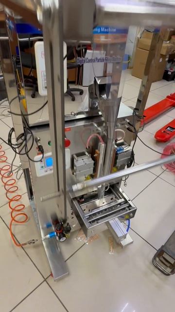 Аппарат для фасовке и упаковки сыпучих продуктов пакет СТИК