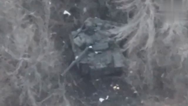 🔥 Очередной танк противника пылает от ударов наших «птичек»