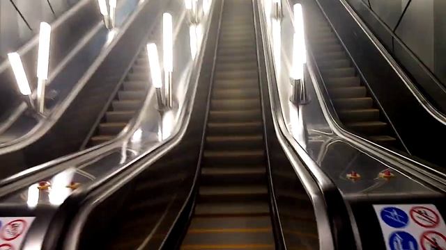 Выход Номер 1 на улицу с новой станции метро Тютчевская в Москве // 15 сентября 2024 года