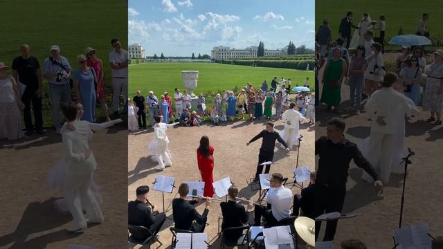 Artists perform Russian Waltz at music festival Archangelskoe / Русский Валсь на фестивале музыки