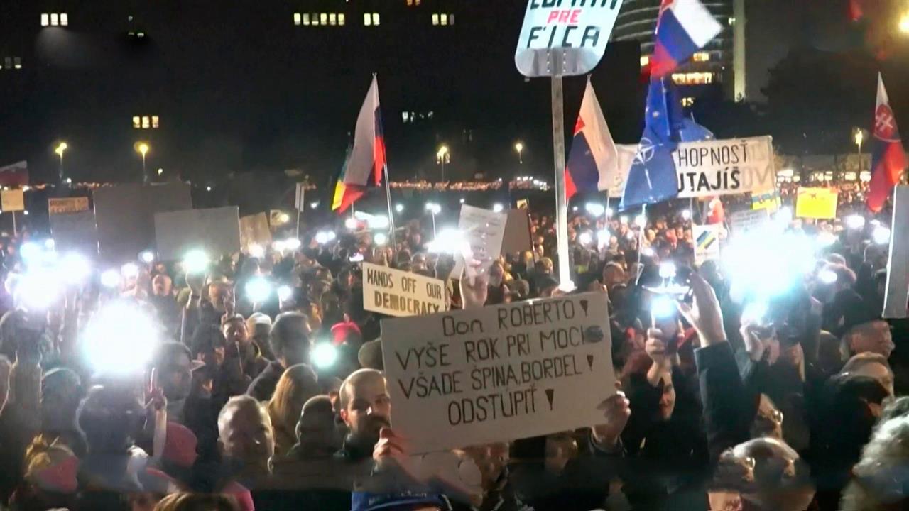 В Словакии прошли акции протеста против правительства Фицо