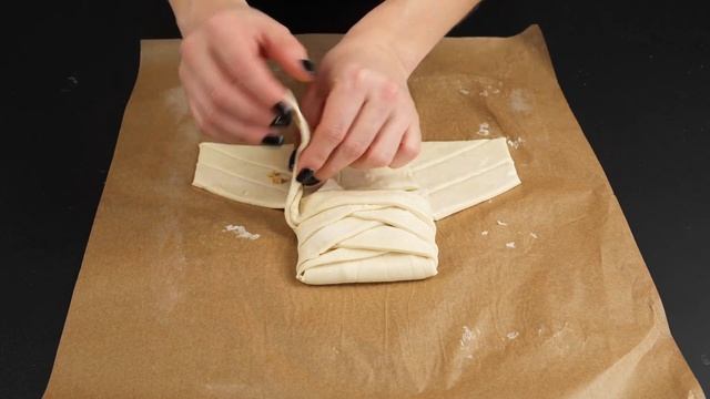 Nur 3 Zutaten und in 15 Minuten fertig: Knusprige Schoko-Nuss-Blätterteigtasche leicht gemacht!