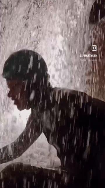 Внутри водопада. Белые скалы в Сочи