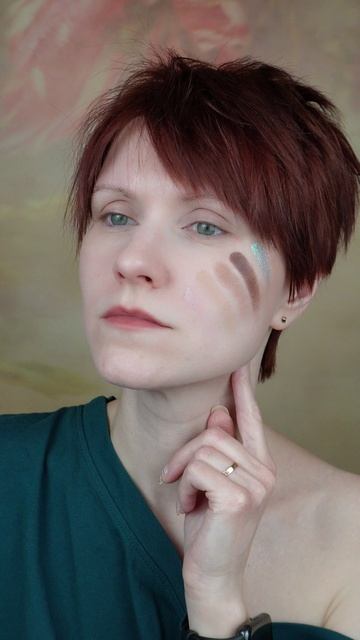 Голографический мейк тенями BeNuage и Тамми Танука  #makeup #макияж
