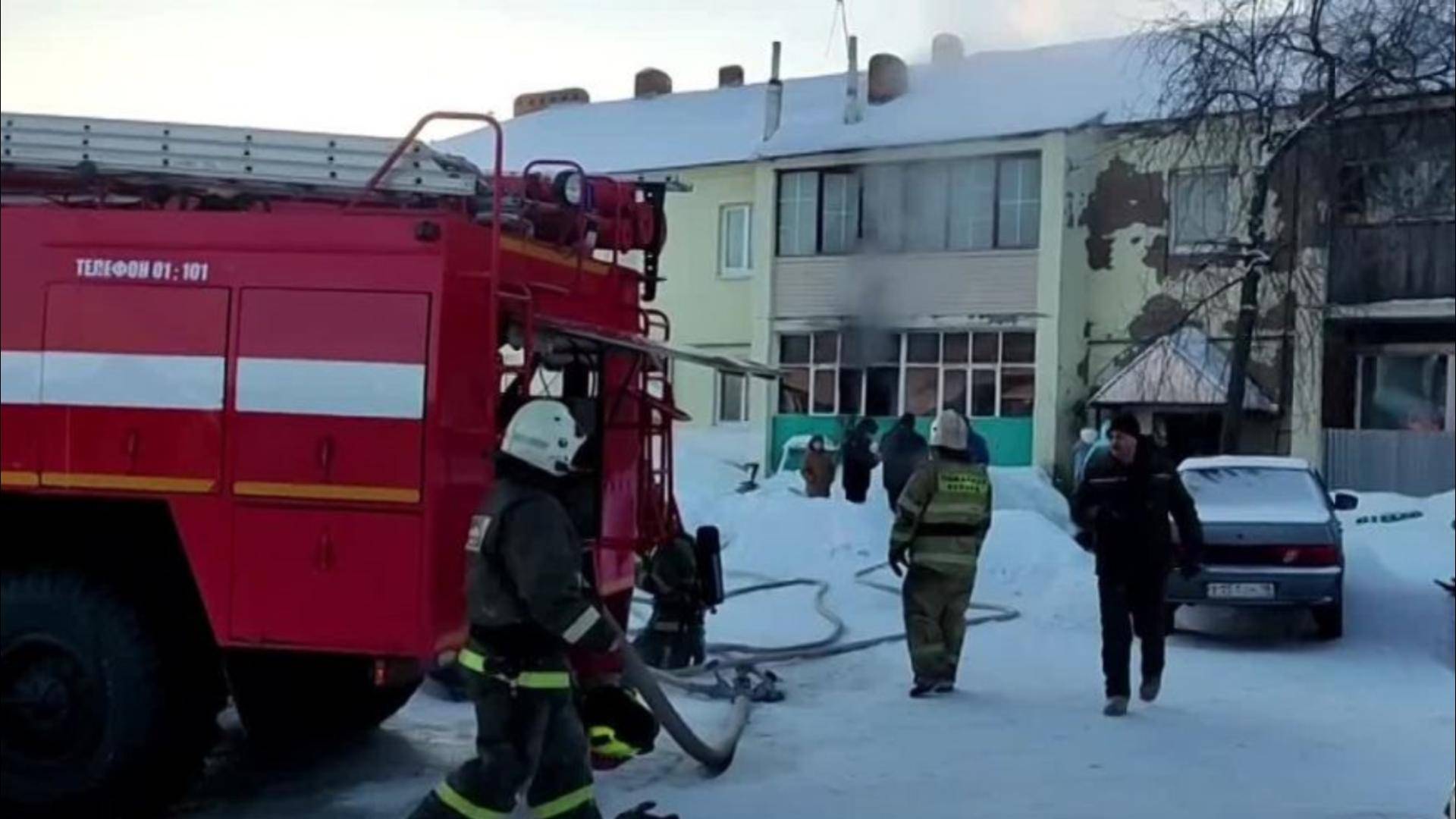 В Удмуртии двое детей спрятались под кроватью во время пожара