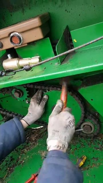 Ремонт нижнего вальца ( Замена резиновых колец)/Repair of the lower roller
