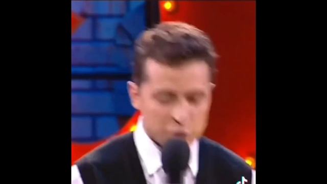 47 лет назад в Кривом Роге родился он, который долго что-то из себя строил, лизал жопу олигарху,