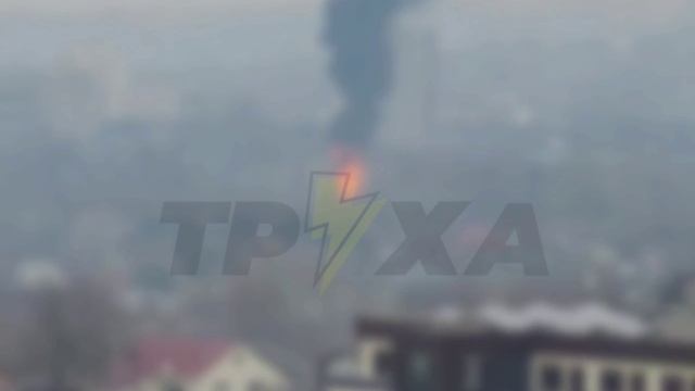🔥 В Харькове БПЛА Молнии ударили по подстанции 

На месте возник сильный пожар., валит густой дым