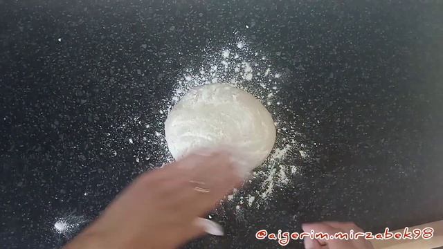 Қуырылған түшпара.Дәмі өтте керемет қытырлақ болып шығады.Жаренные пельмени.