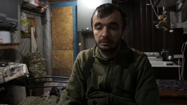 Российские солдаты убедили двух благочубцев из 117 бригады сложить оружие и поднять ✋🤚,