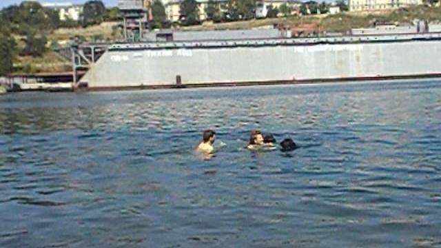 Роман-Кош Моррис Мондеаль с сыном Моррисом Монденалем. . Севастополь Море . Заплыв 2013 год.1.