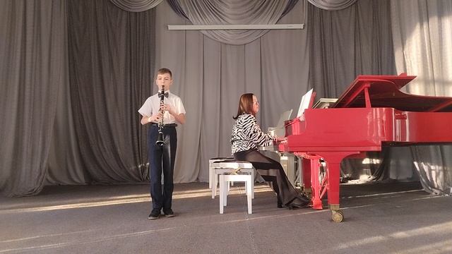 Кашапов Никита 10 лет,  Ю.Савалов "Старинный танец"