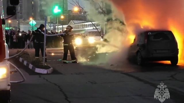 В Симферополе на улице Киевской загорелся автомобиль