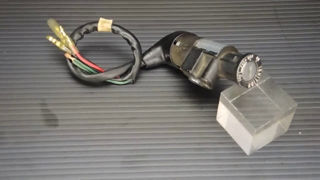 NS50F イグニッション メイン キー シリンダーはこんな感じです。