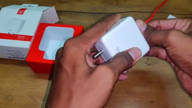 OnePlus Warp Charger Original vs fake
