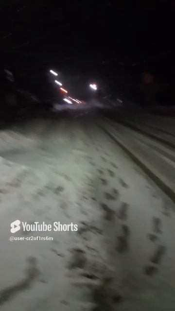 ЭТО ЧТО-ТО!!ДНЁМ ТАЕТ,А ВЕЧЕРОМ ЗАСЫПАЕТ СНЕГОМ!!Shorts