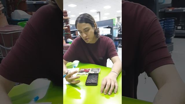 Белые червяки на почве клубники, что делать?