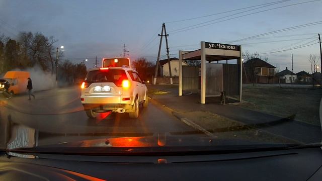 Керчане потушили горящий автомобиль

Сегодня на Куль-Обинском шоссе загорелся грузовой микроавтобус.