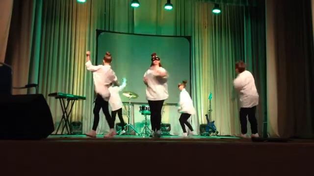 Ghostbusters в исполнении группы по break-dance