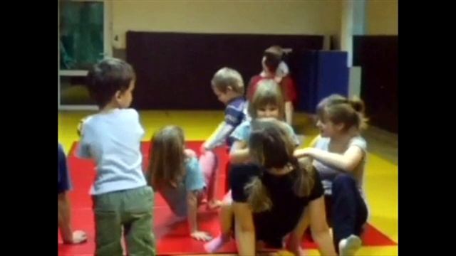 Ребята-кенгурята: весёлые игровые занятия с детьми