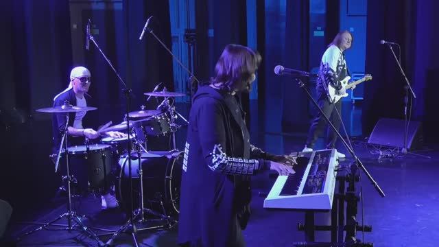 ДЕНИС КОСЯКИН И ГРУППА БЕЛЫЙ ОРЕЛ "С ВЫСОКИХ ГОР"