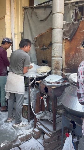 Уличная еда  Индия  #food #shortsvideo #streetfood #luisvuitton #share #automobile