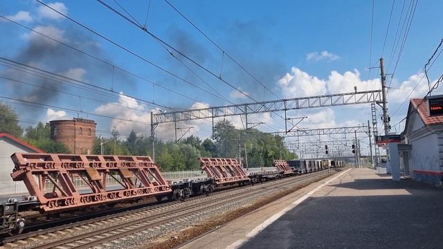 " С неправильного на правильный " 2М62 0777 с хозяйственным поездом проследует ст. Вышний Волочёк