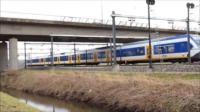 2615, Siemens S100 NS Sprinter LighTTrain richting Dordrecht passeert Kijfhoek, 21-2-2012