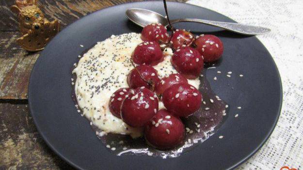 Печеный виноград с маскарпоне