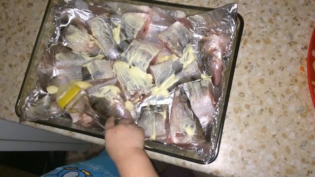 Готовим рыбу в духовке с Рианой (Риане 3 года)