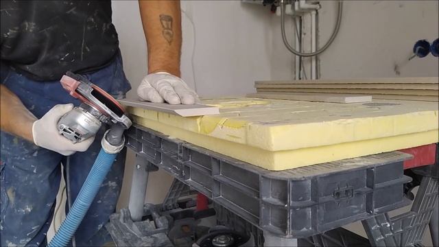 Ремонт в ванной. Укладка керамогранита 60/60 на стены. Укладка керамогранита ГРАНИТЕЯ.