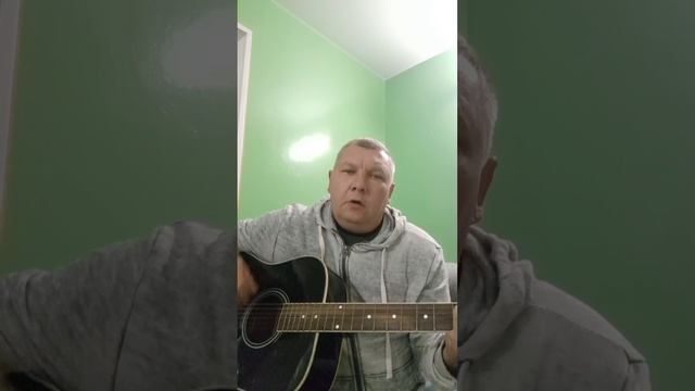 Серега Суровый! Голуби летят, над нашей зоной!