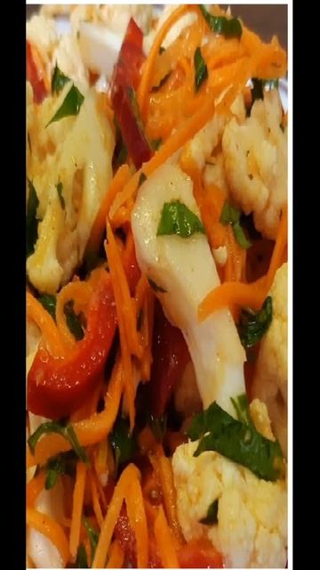 Яркая закуска из капусты