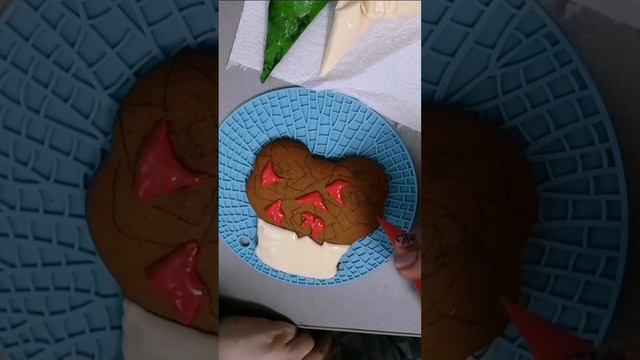 Роспись пряника "Корзинка с розами"