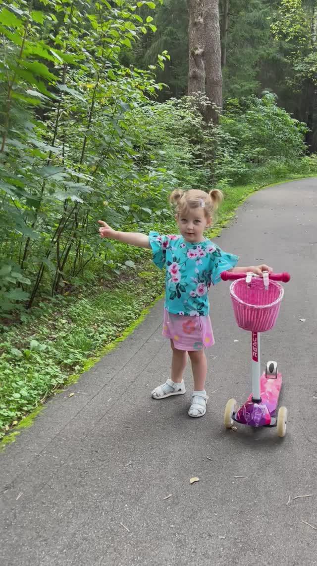 Ягода малина нас к себе Манила 🍓🌳  #Ева #2гоа5месяцев